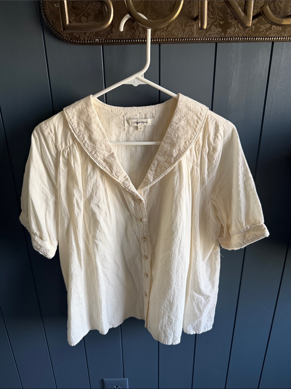 Light Cream Button-Front Short Sleeve Blouse with Embroidered Collar